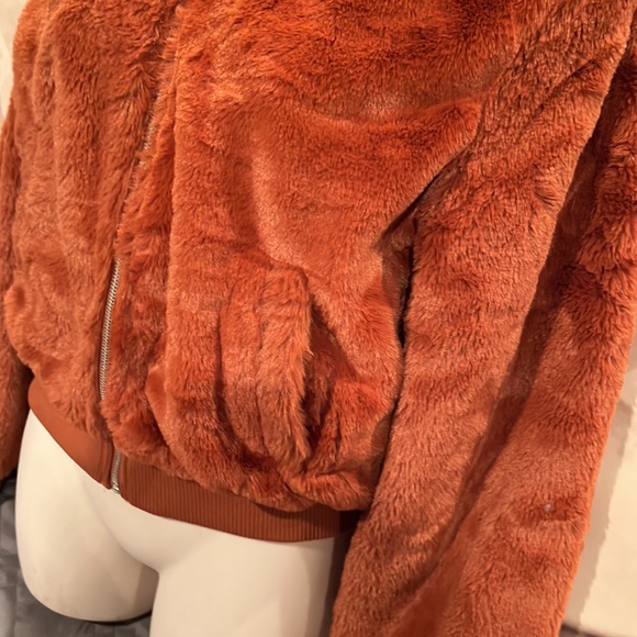 32 High quality furry zip up hoodie jacket! - Picture 6 of 16